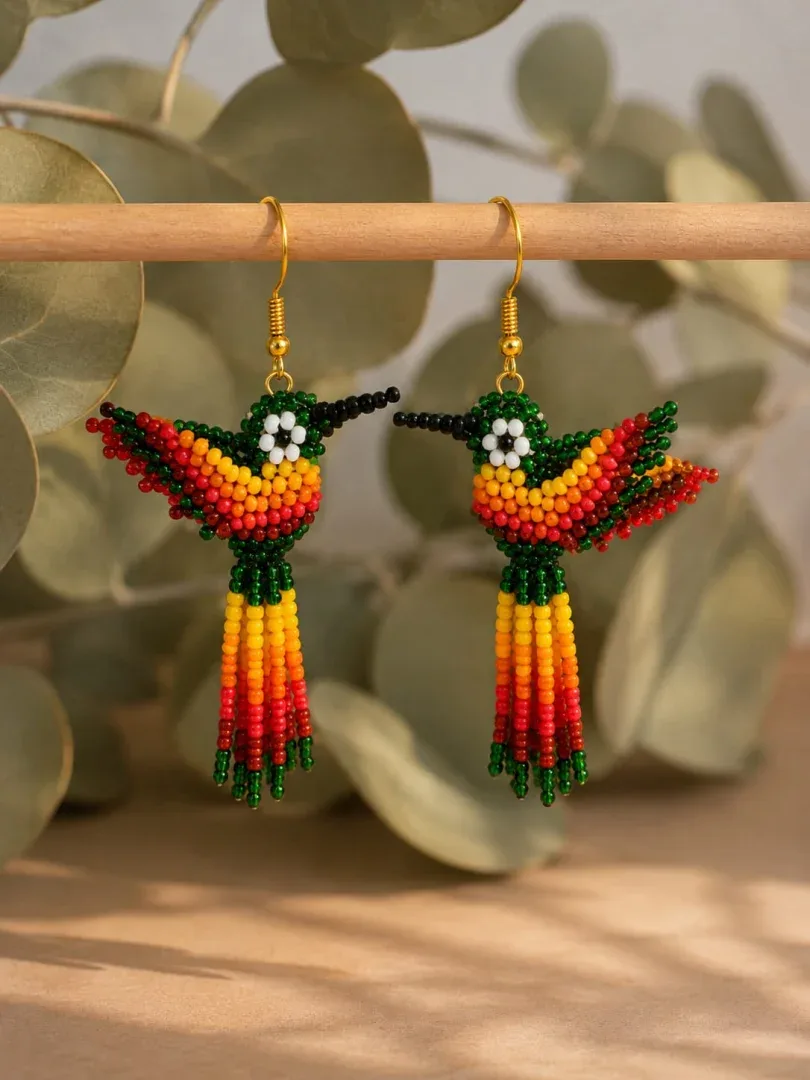 Aretes Colibrí y Guacamaya en Chaquiras Coloridos